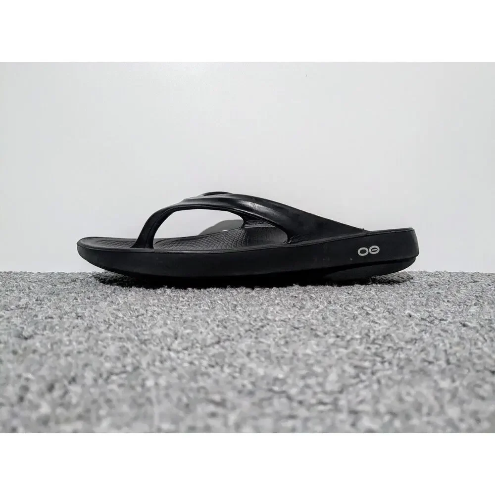OOFOS Black Women's Recovery Flip Sandals